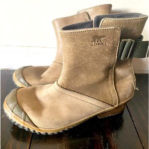 Sorel 7 lightly used.